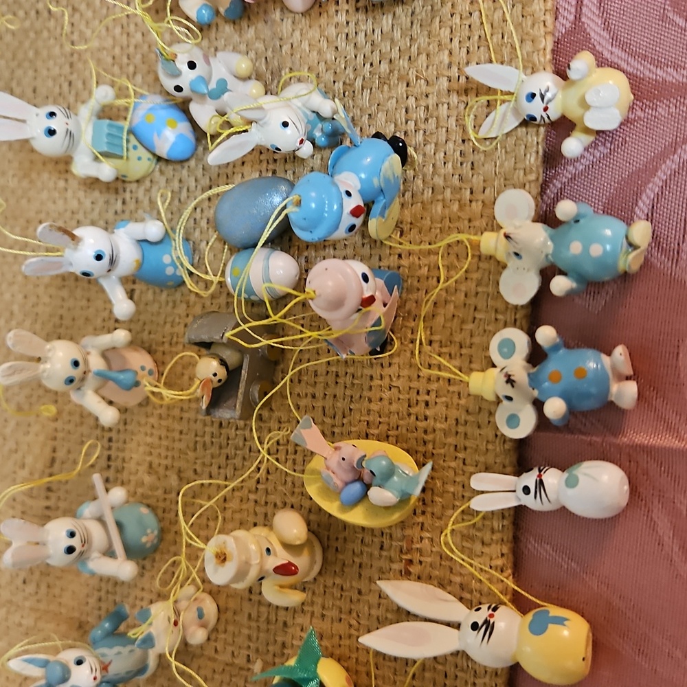 67 Vintage Hobby Lobby Mini  Easter Bunny & Egg Painted Wood Ornaments - Picture 3 of 10